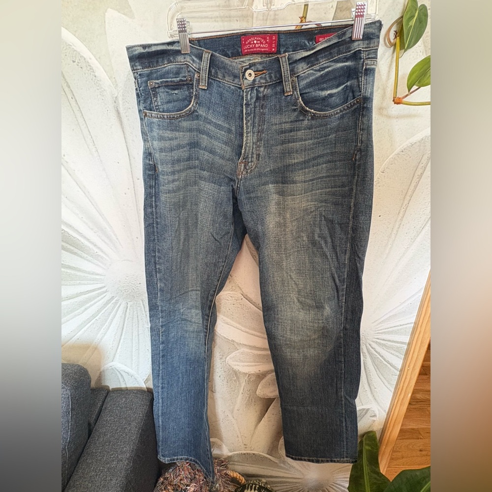 Men’s Lucky brand. Style 221 original straight. W 33 L 32. Smoke free home.